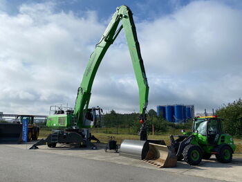 Der Fuhrpark des Lubmin Port mit dem neuen Umschlagbagger